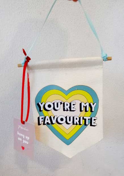PAPERCHASE FLAG: MUM IN A MILLION / YOU'RE MY FAVOURITE